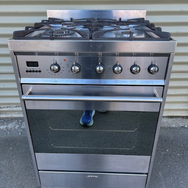 SMEG Dual Fuel stove 